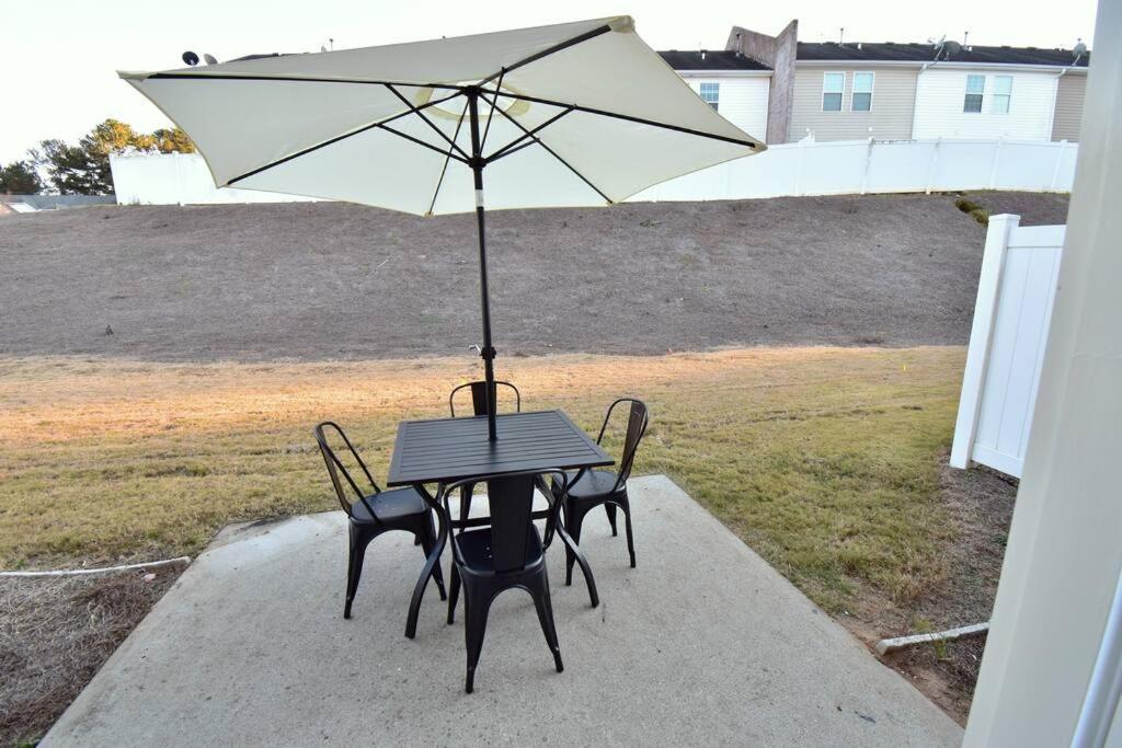 Cozy Renovated Winder Townhouse Traveller Awards 2025 Winner Exterior foto